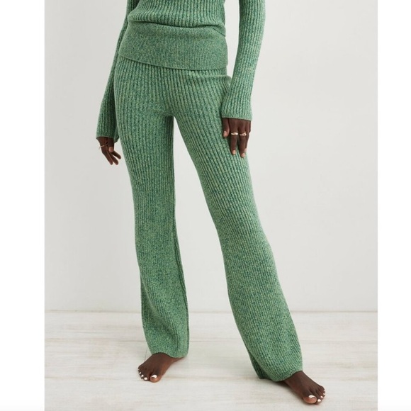 Green Ribbed Set - Picture 5 of 6